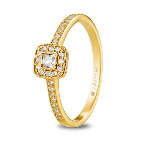 Precioso anillo de compromiso en oro amarillo con diamantes