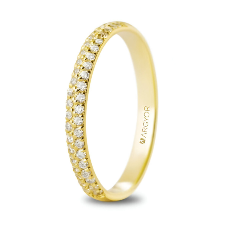 Anillo alianza de oro amarillo de 18 quilates con 42 diamantes