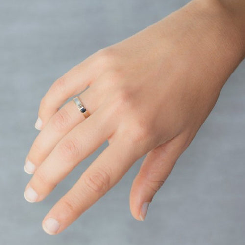Alianza 18k oro amarillo y blanco brillo con diamante - foto 2