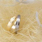 Alianza 4 milímetros oro y diamante talla princesa - foto 3