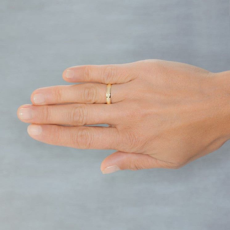 Alianza de boda 9 kilates oro amarillo biselada mate y brillo - foto 4