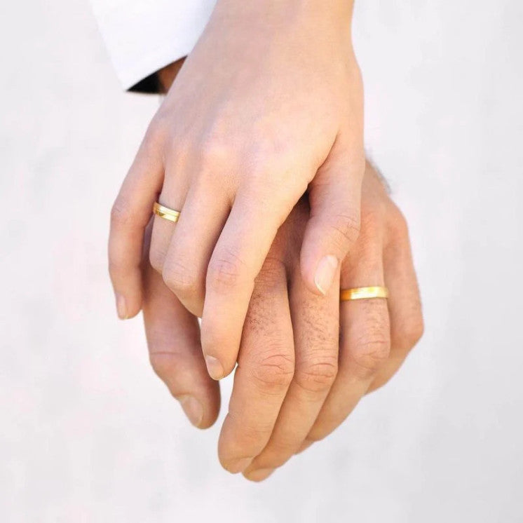 Alianza de boda 9 kilates oro amarillo pulido y matizado - foto 3