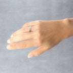 Alianza de boda bicolor 5 milímetros con diamante - foto 2