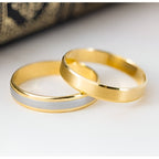 Alianza de boda bicolor con acabado matizado arena - foto 4